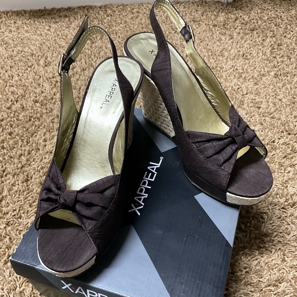 Brown Wedge